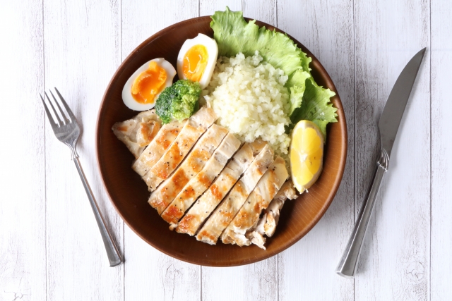 チキンとサラダのダイエット食